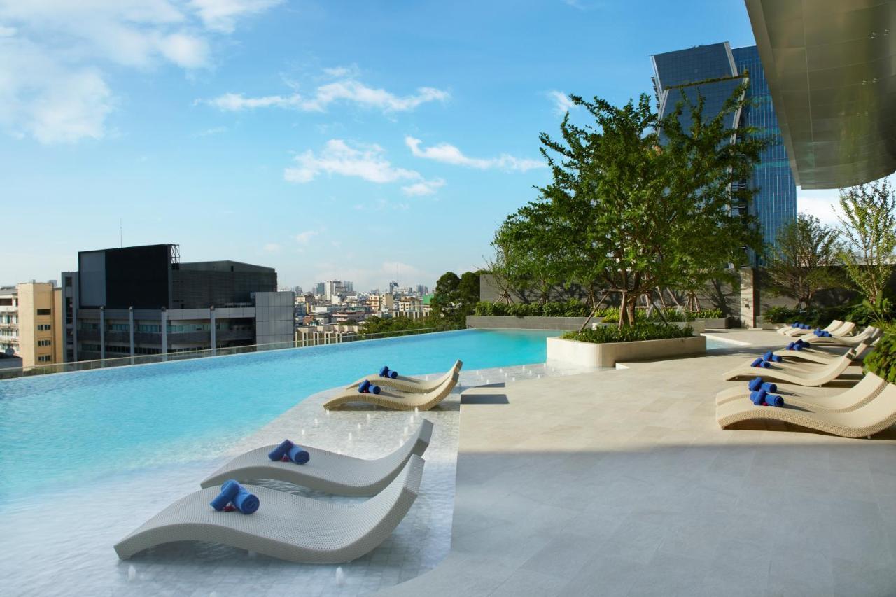 Somerset Rama 9 Bangkok Zewnętrze zdjęcie The pool at the 1018