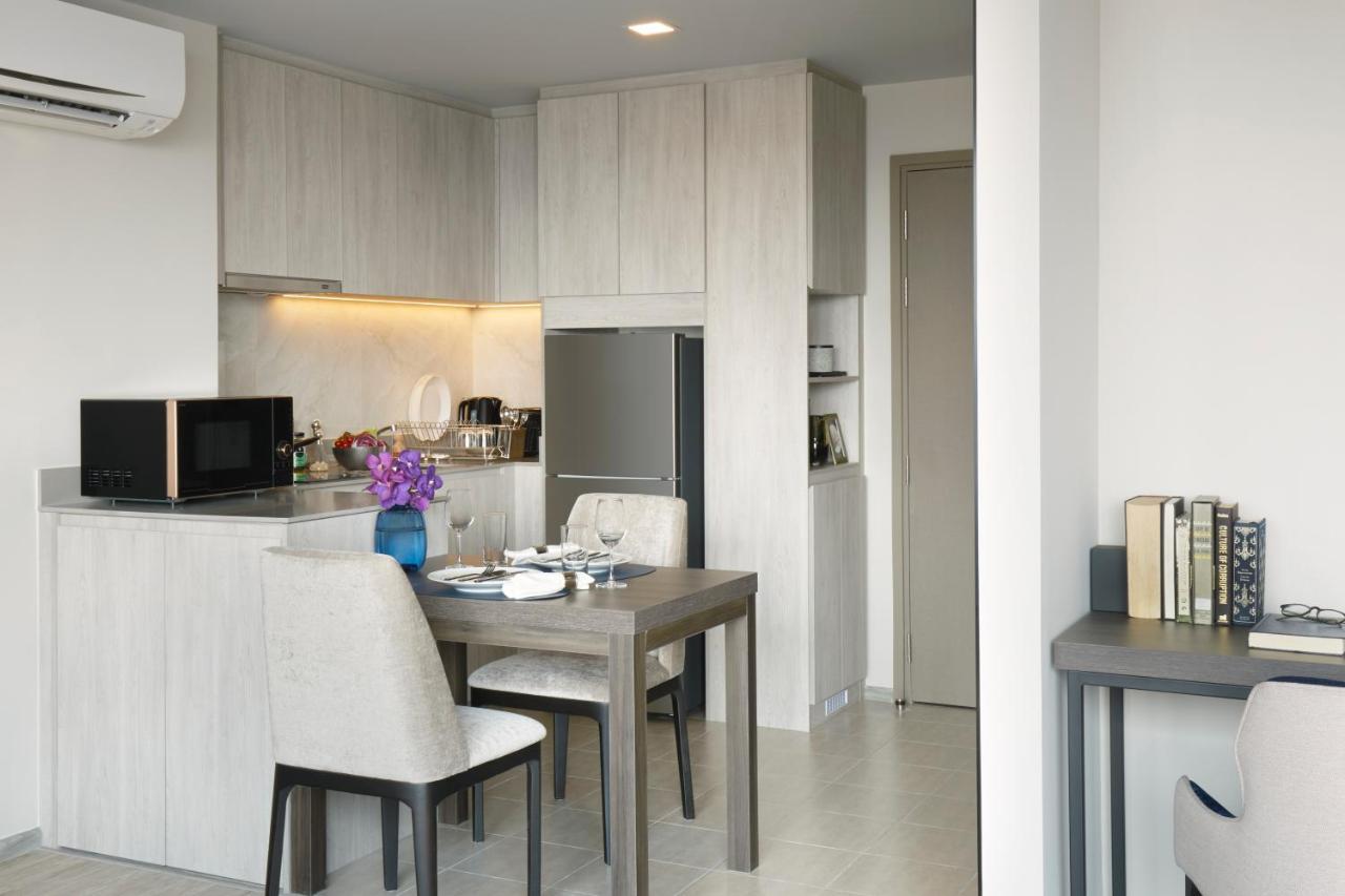 Somerset Rama 9 Bangkok Zewnętrze zdjęcie A typical kitchen in a condominium